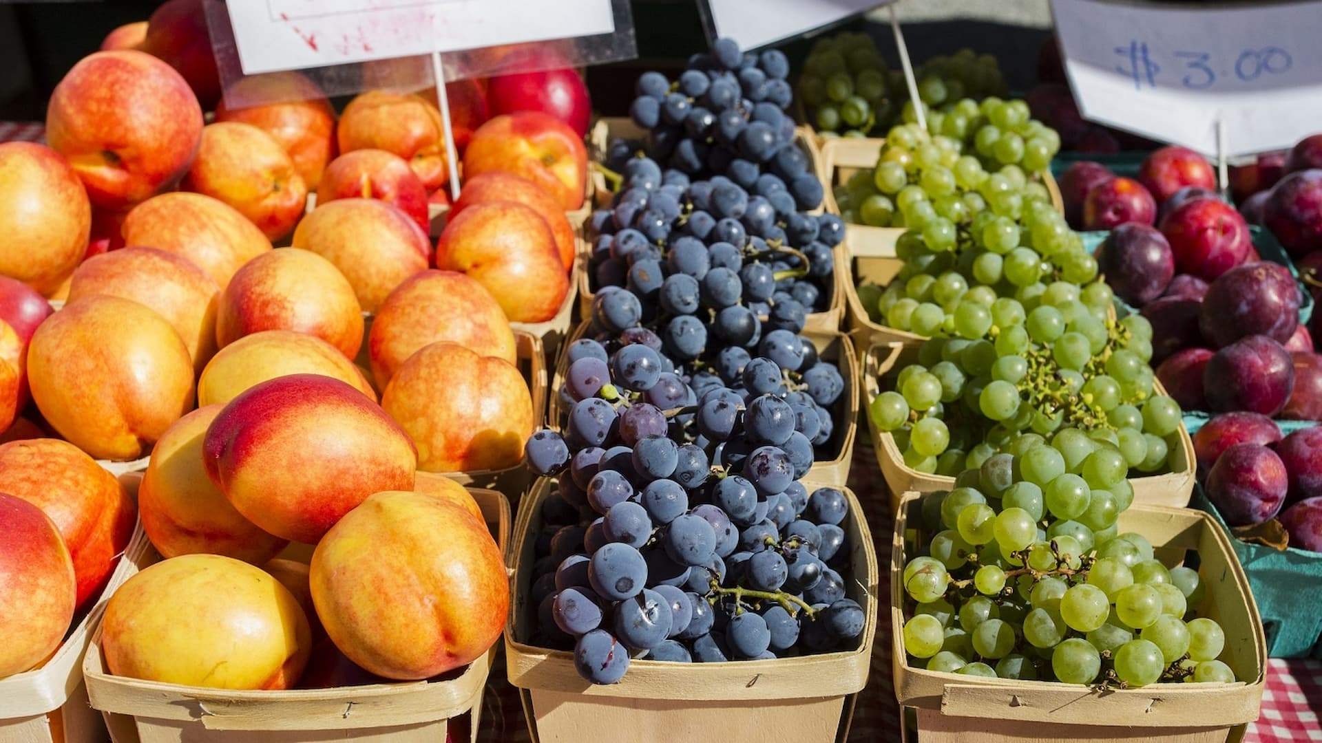 Fresh fruit display at farmers market