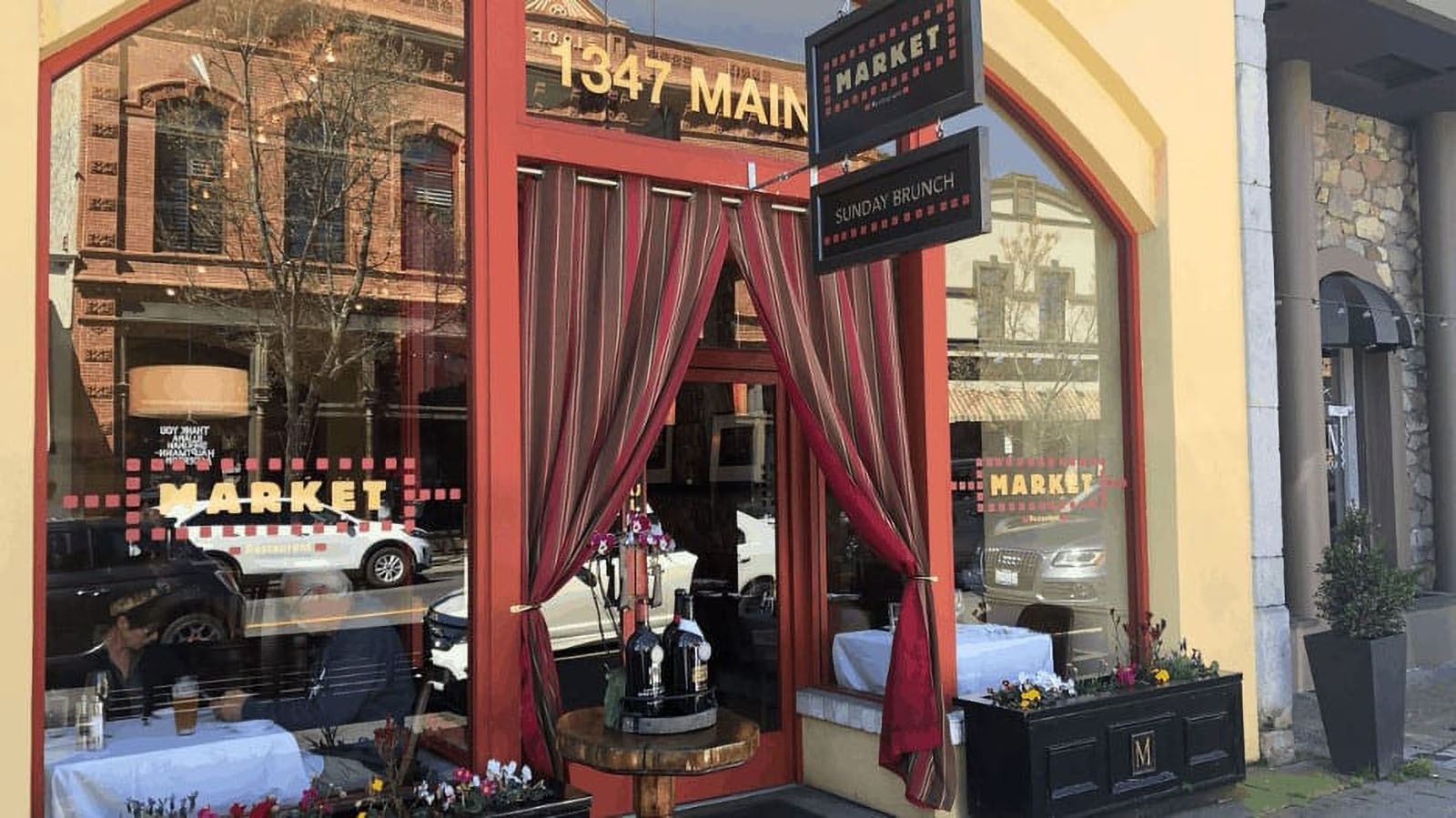 Market restaurant entrance at 1347 Main Street