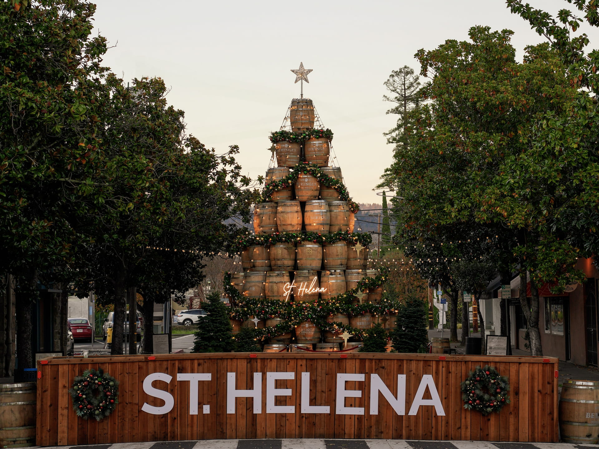 Wine barrel Christmas tree in St. Helena, decorated.